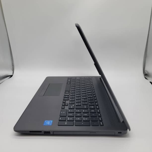 バッテリー◎ 15 HP Celeron N4000 SSD256GB オフィス