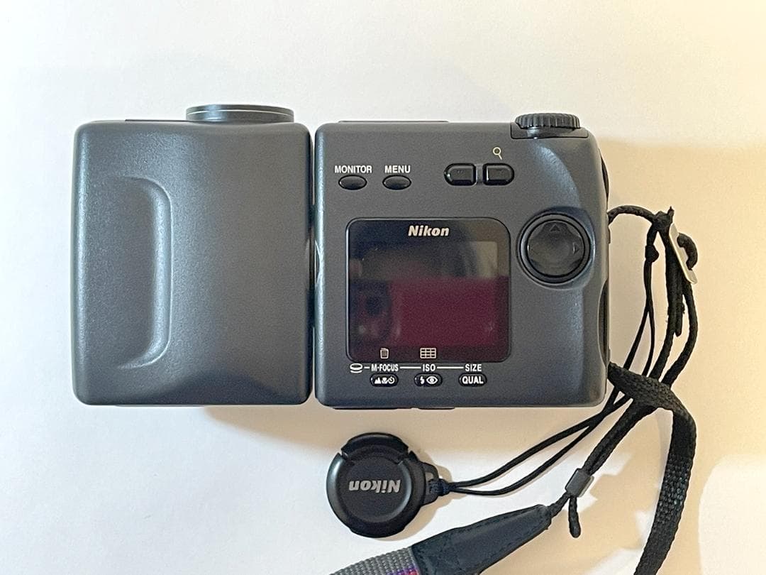 Nikon COOLPIX 950 & 990 コンパクトデジタルカメラ