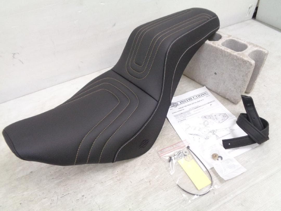 M8 ソフテイル FXBB FLHC FLDE 純正 スイッチバック シート