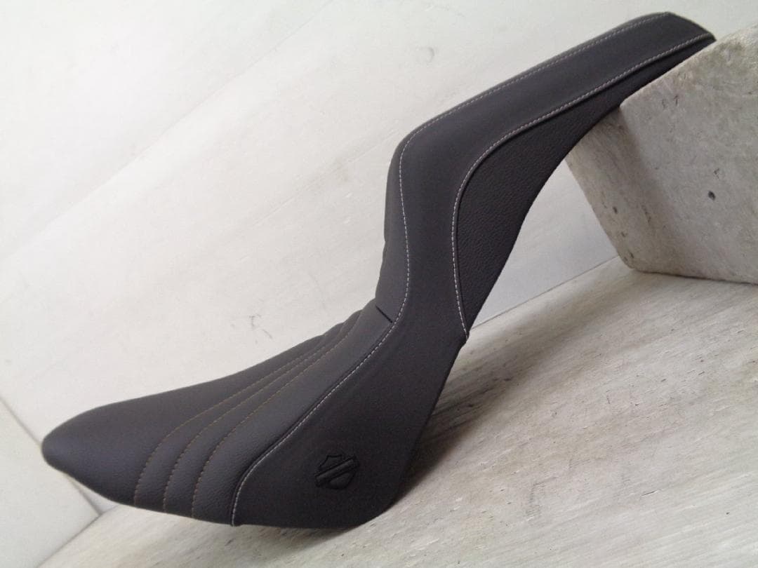 M8 ソフテイル FXBB FLHC FLDE 純正 スイッチバック シート