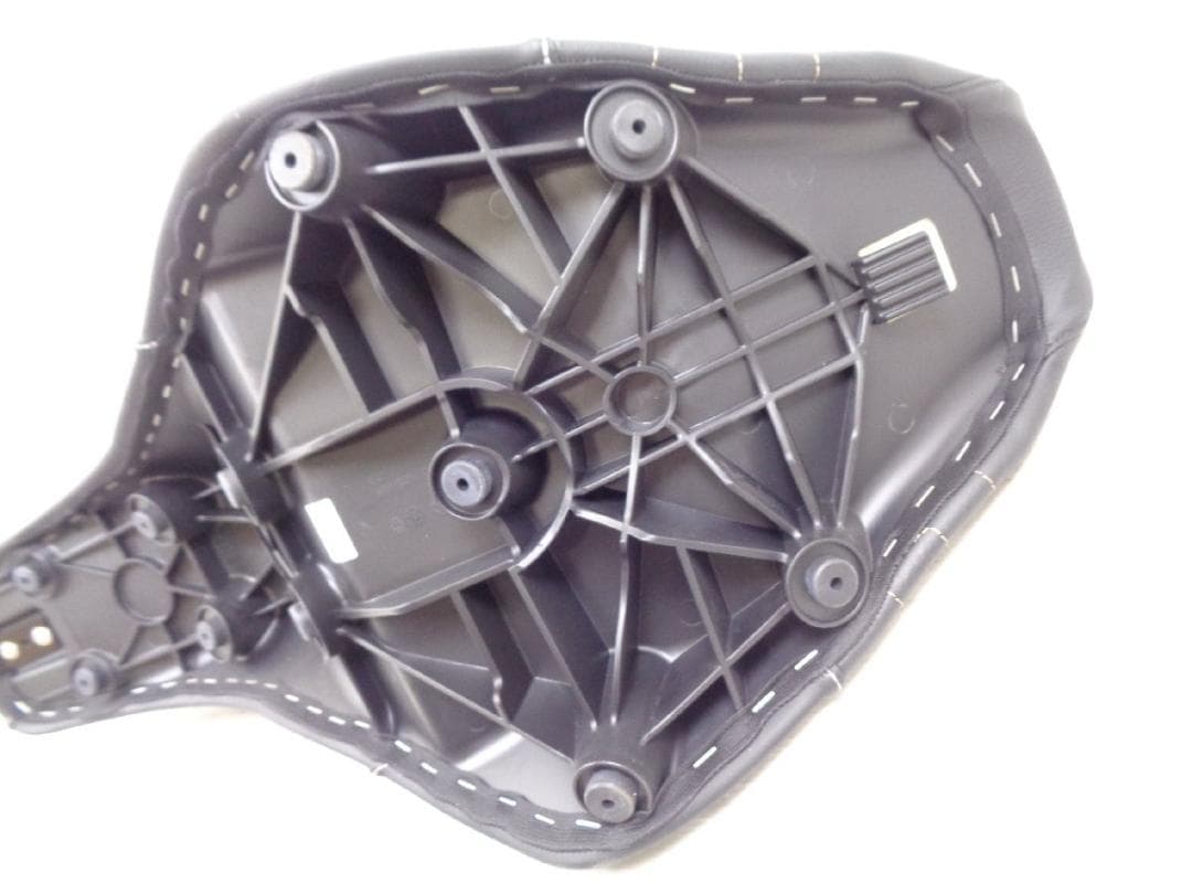 M8 ソフテイル FXBB FLHC FLDE 純正 スイッチバック シート