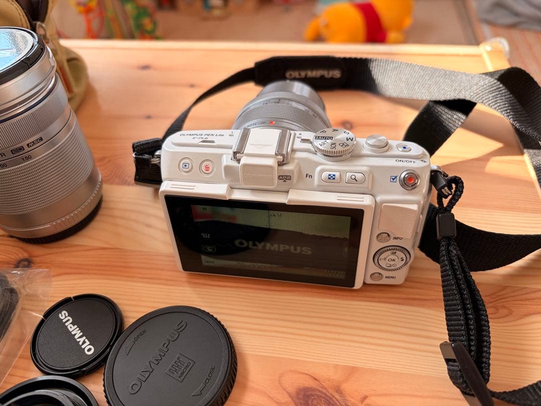 オリンパス OLYMPUS Pen Lite E-PL6 ミラーレス一眼　カメラ