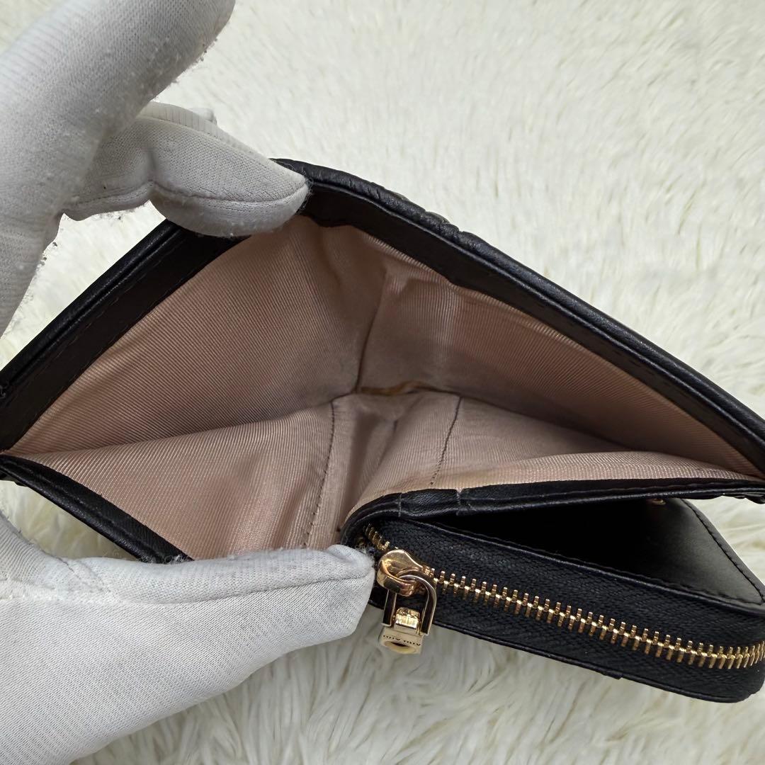 ✨美品✨ MIUMIU 二つ折り 財布 マテラッセ 黒 レザー メタルロゴ