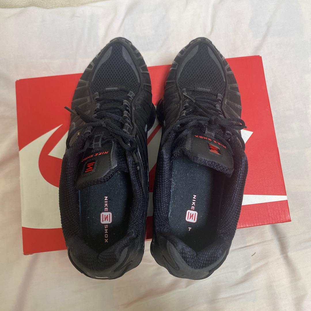 NIKE Shox ブラックスニーカー