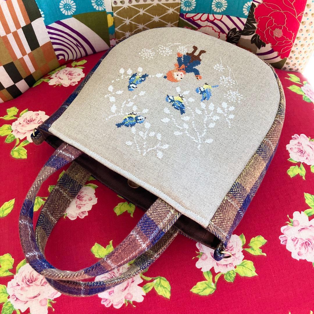クロスステッチ❤︎ツイード丸底バッグ　ハンドメイド　サモイロフ