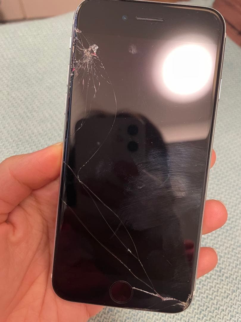 スマートフォン本体 iPhone se2