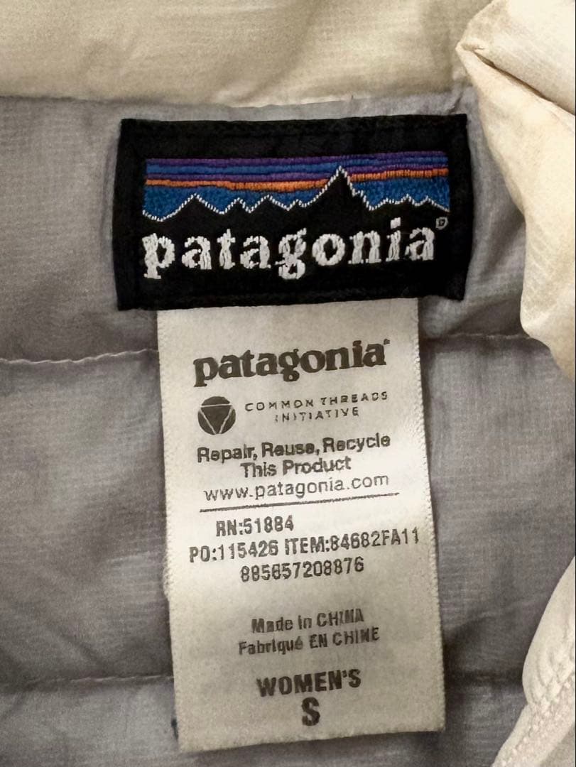 patagonia ダウンセーター　ホワイト ダウンジャケット