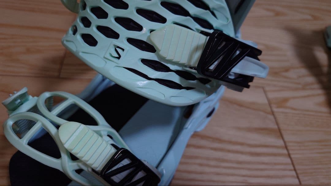 サロモン　ビンディング　ホログラム