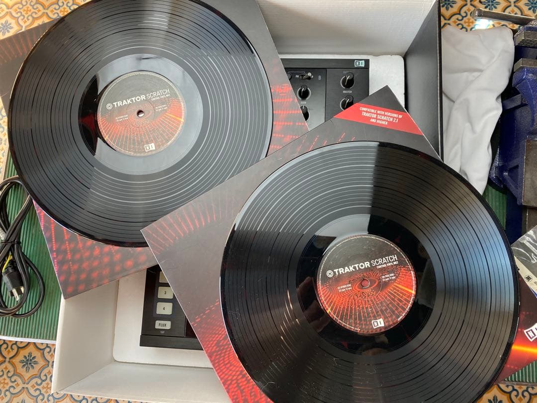 DJ機材 TRAKTOR KONTROL Z2