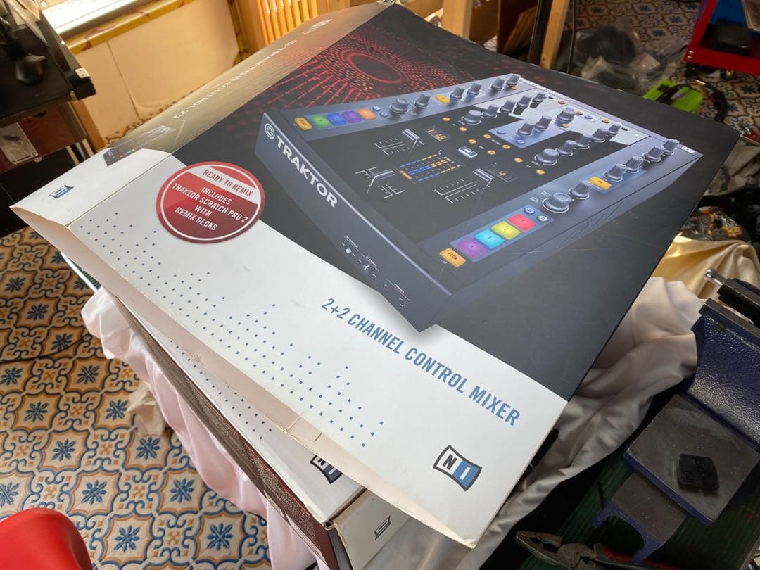 DJ機材 TRAKTOR KONTROL Z2