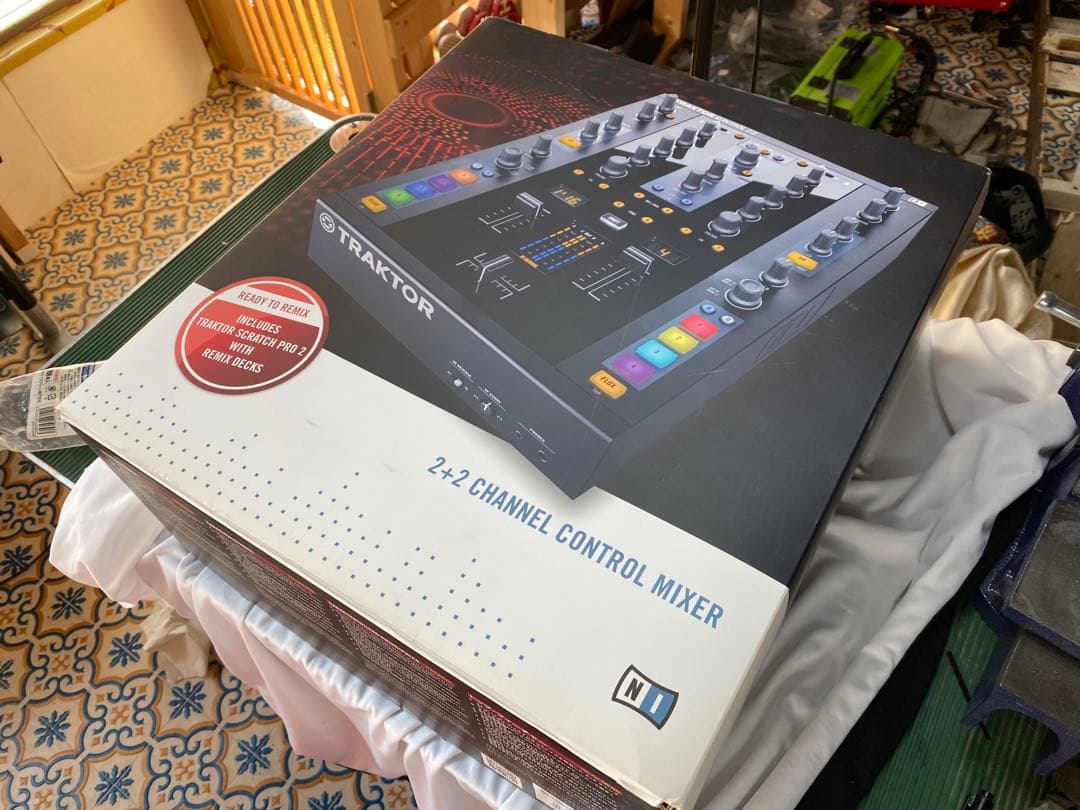 DJ機材 TRAKTOR KONTROL Z2