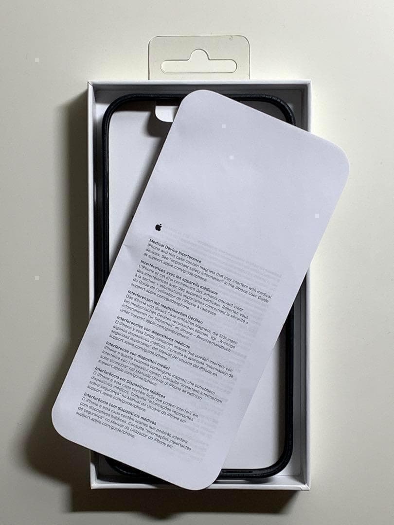 【新品】純正 iPhone 13 Pro レザーケース・ミッドナイト①