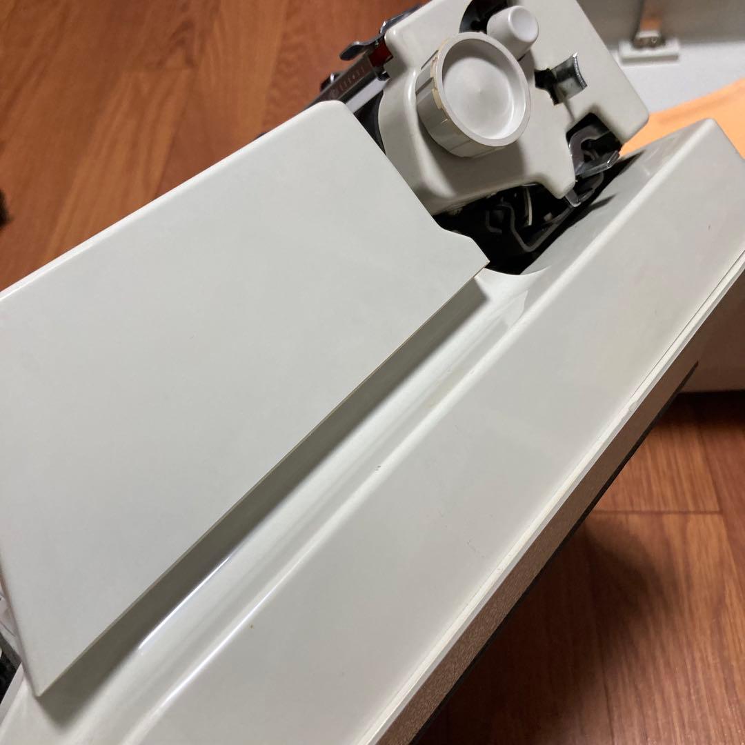 タイプライター　HERMES3000 ヘルメス　蚤の市　アンティーク