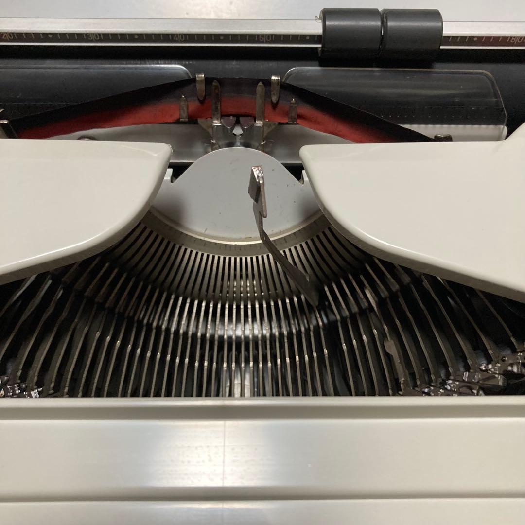 タイプライター　HERMES3000 ヘルメス　蚤の市　アンティーク