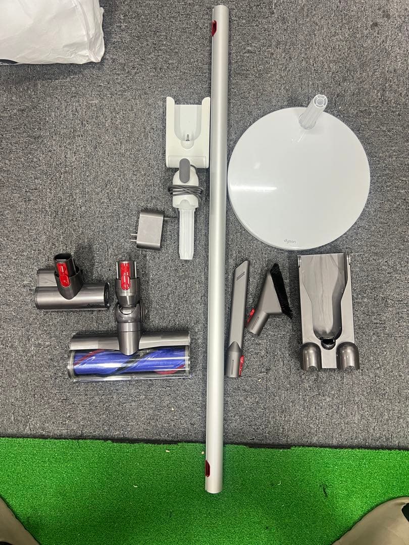 Dyson 掃除機 各種アタッチメント付き充電器付き