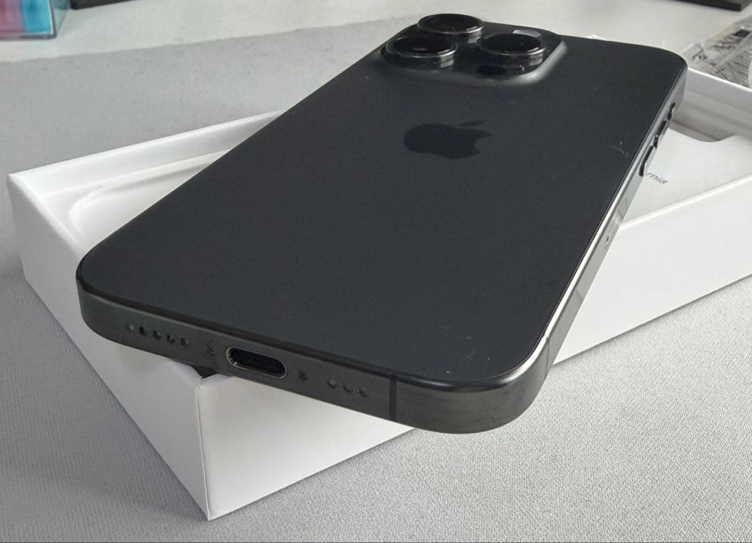 Apple iPhone 15 Pro 256GB ブラック 本体 SIMフリー