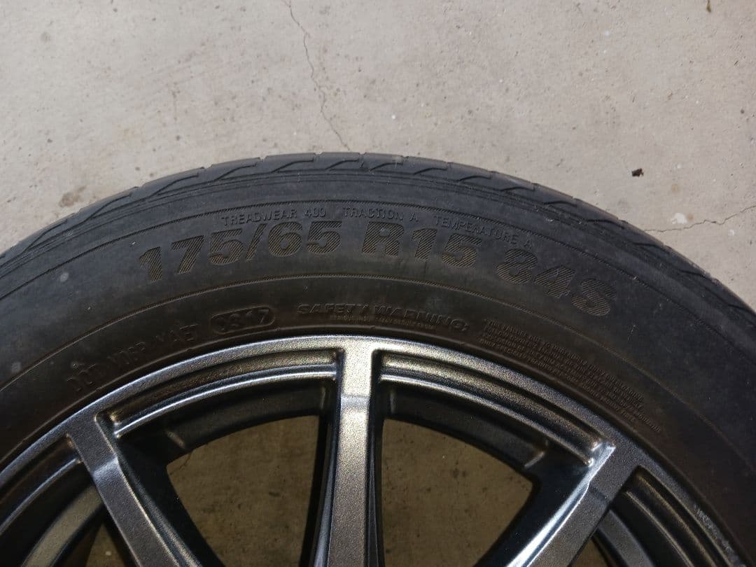 15インチ 175/65R15日産キューブに履いていましたホイールセット