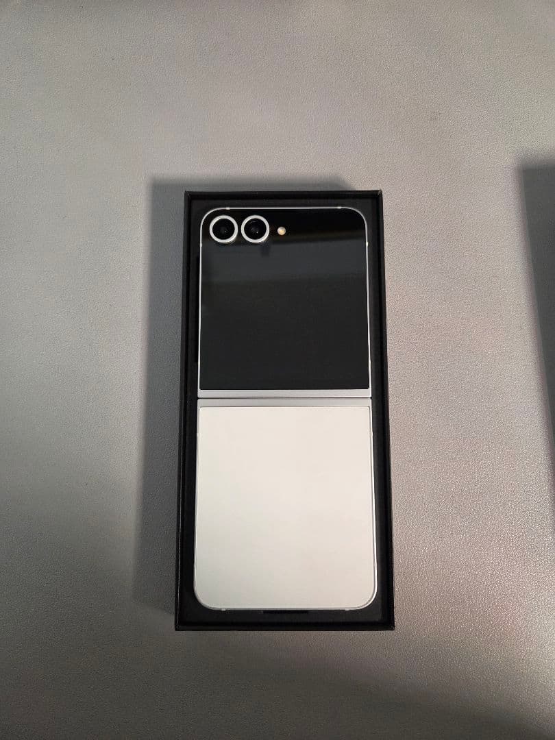 Samsung Galaxy Z Flip6 本体