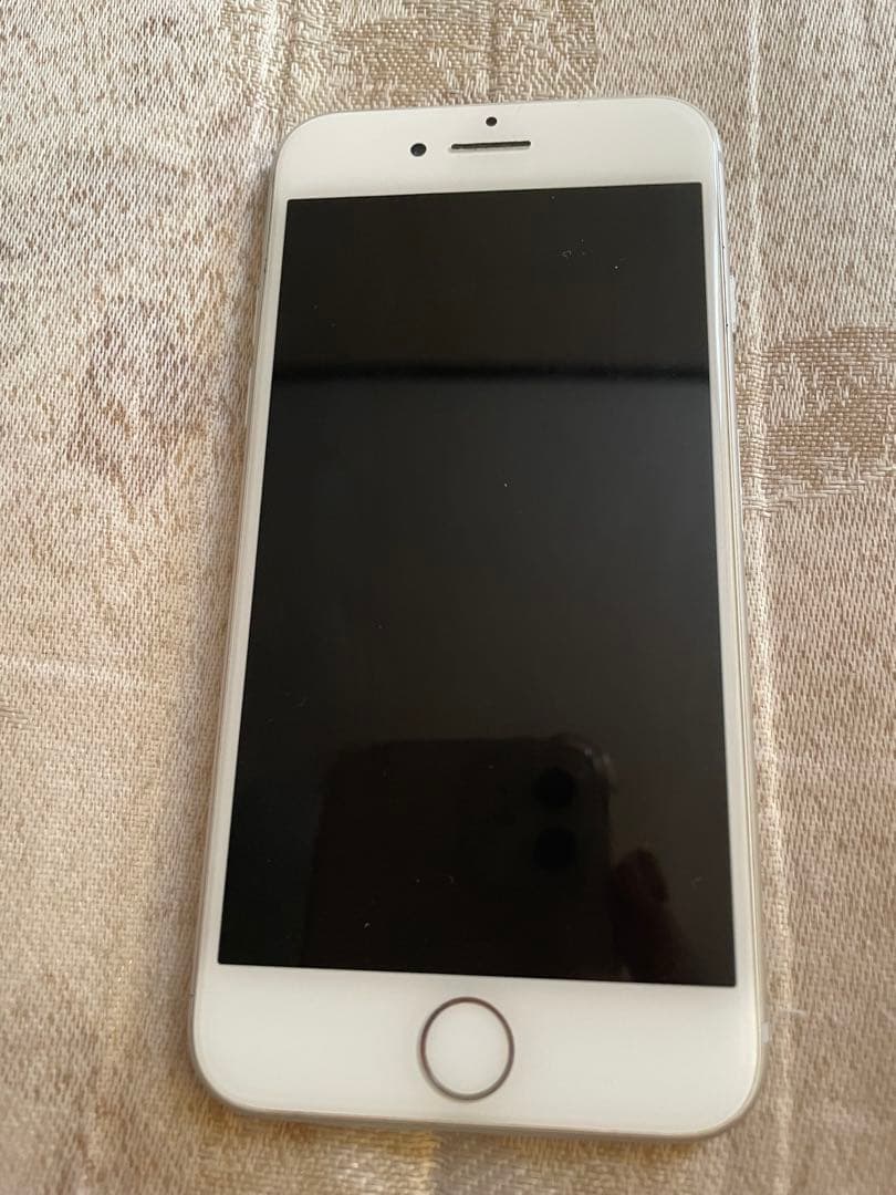 Apple iPhone 8 シルバー SIMフリー