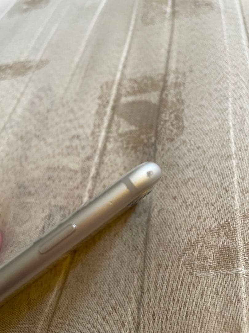 Apple iPhone 8 シルバー SIMフリー