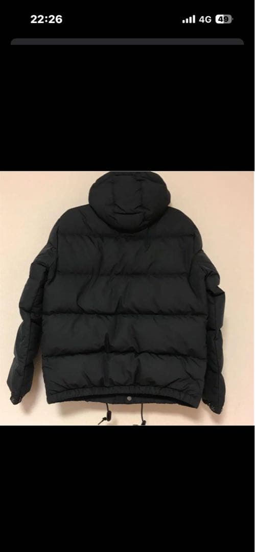 ブラックダウンジャケット フード付き