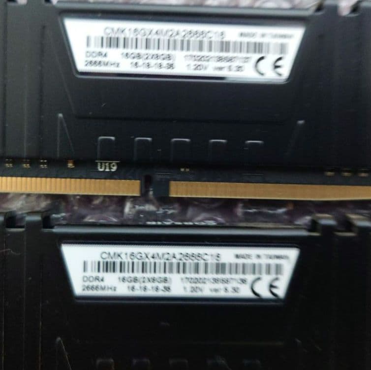 メモリ DDR4 2133 8GB 16枚　(32GBを4セット作れます)