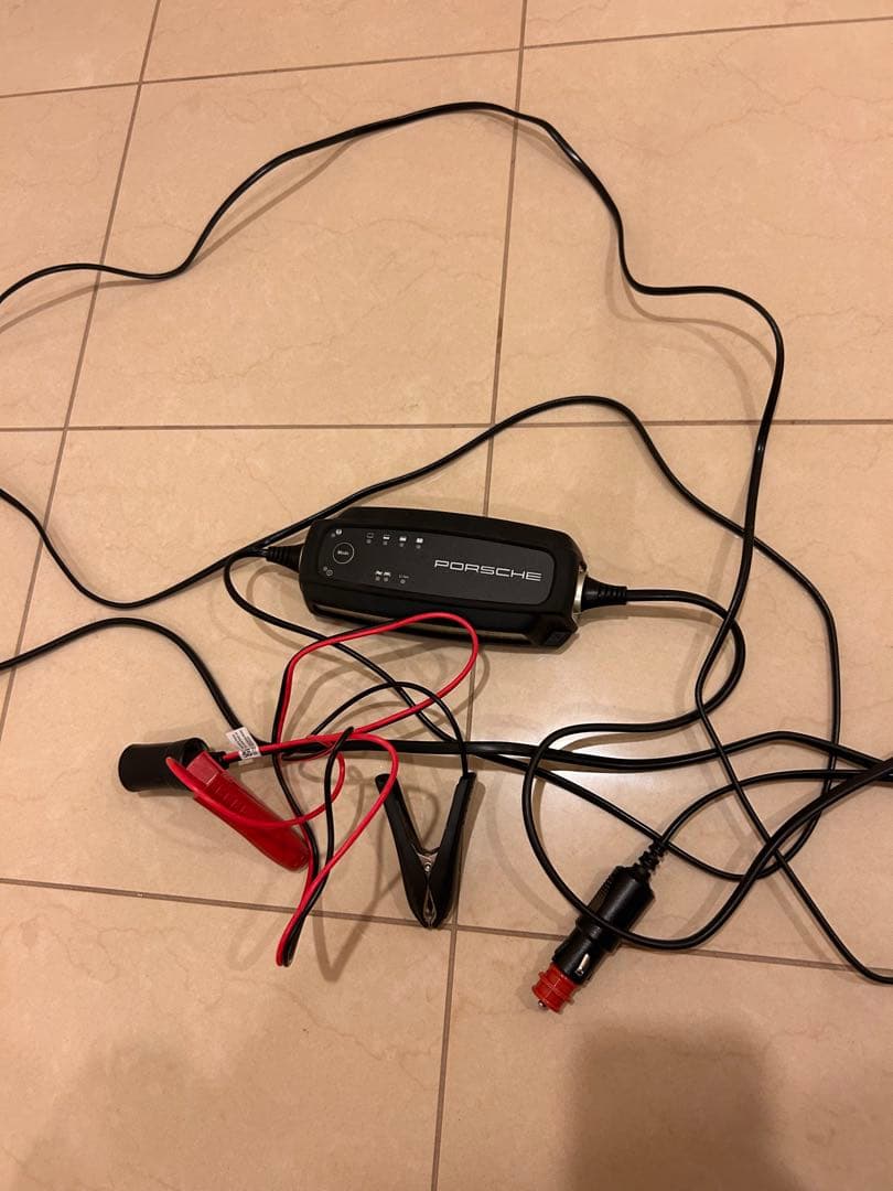 (中古) ポルシェ　充電器