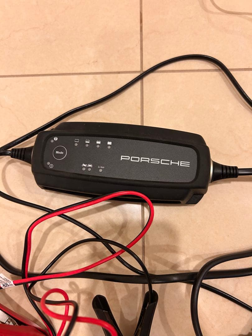 (中古) ポルシェ　充電器