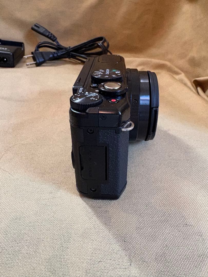 ヒ*ブ様 PENTAX MX-1 デジタルカメラ　充電器D-BC106 ／D-L