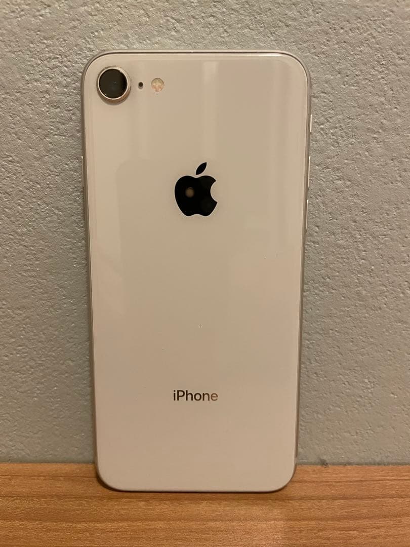 iPhone8シルバー64GBバッテリー76%