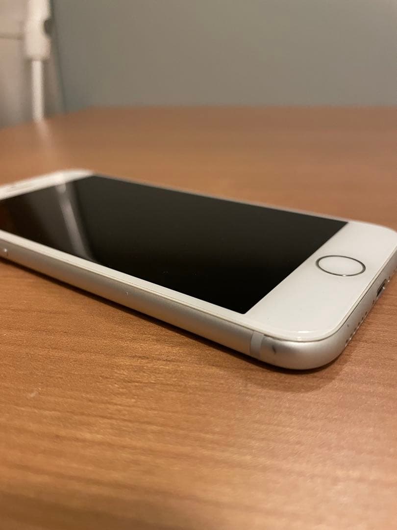 iPhone8シルバー64GBバッテリー76%
