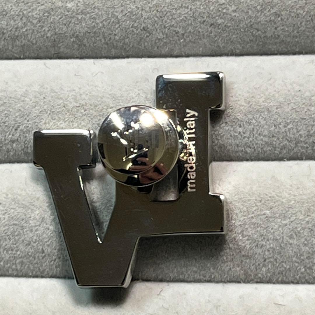✨希少✨LOUIS VUITTON ルイヴィトン　ピンバッジ　LVロゴ