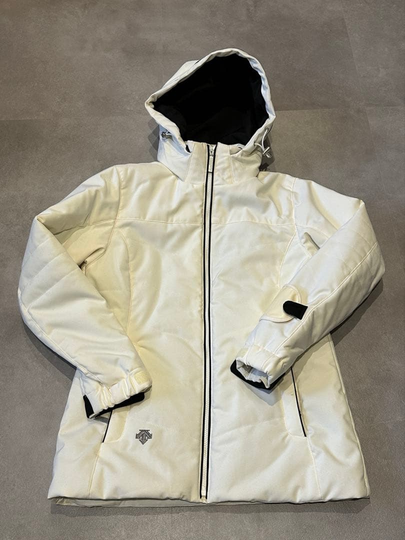 DESCENTE ホワイトスキーウェア 女性用