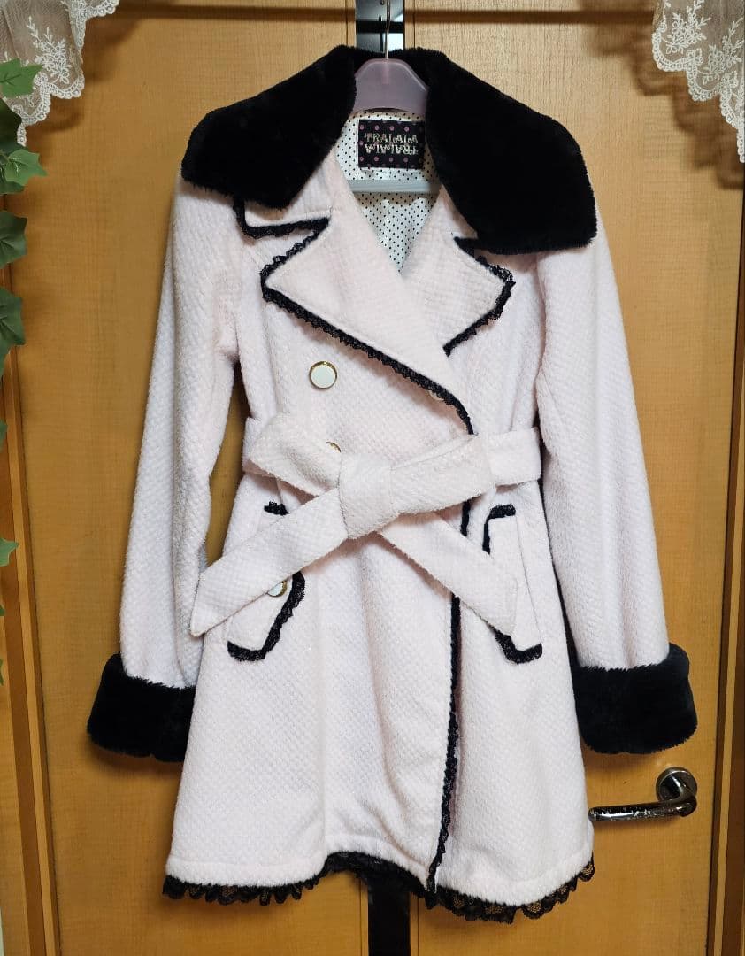 トゥララ TRALALA 黒ピンク コート