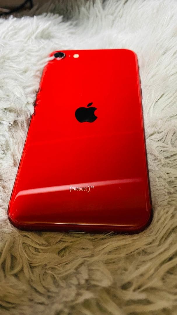 iPhone SE 第3世代　RED
