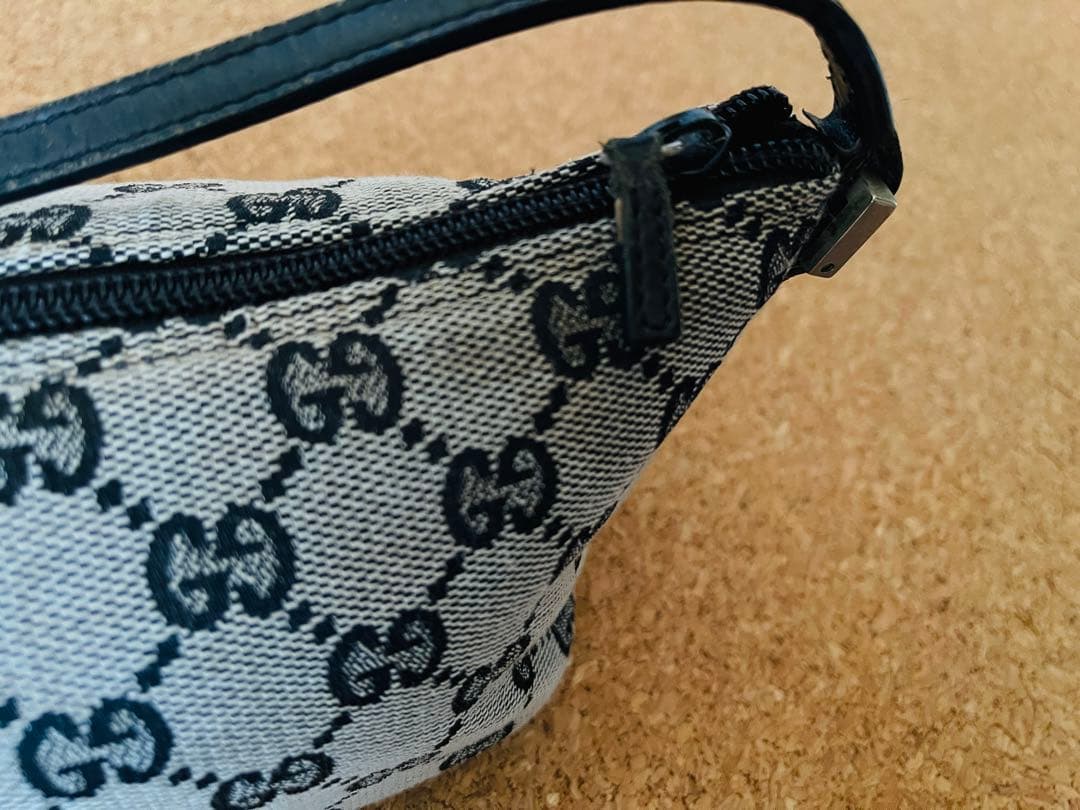 GUCCI GGキャンバス アクセサリーポーチ レザー キャンバス ハンドバッグ