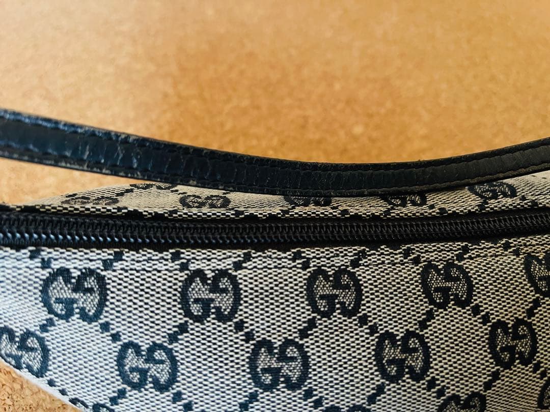 GUCCI GGキャンバス アクセサリーポーチ レザー キャンバス ハンドバッグ