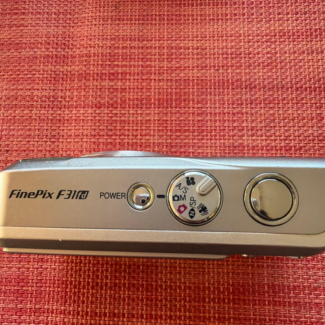 コンパクトデジタルカメラ富士フィルム　Fine pixF31fd [中古品]