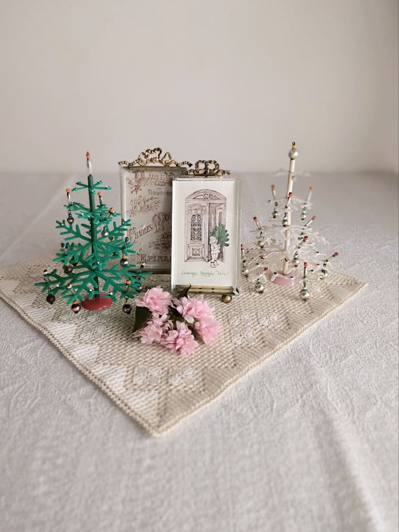 【まーちゃん さま】antique ✵* アンティークビーズの ホワイトツリー