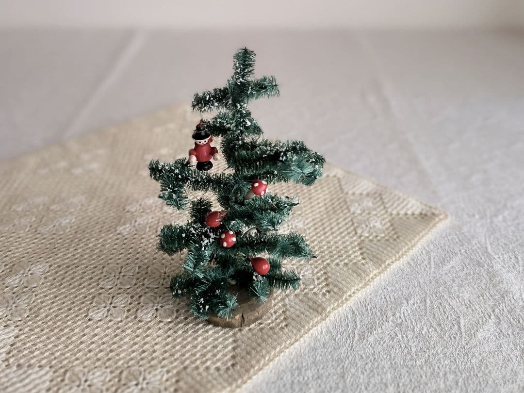 【まーちゃん さま】antique ✵* アンティークビーズの ホワイトツリー