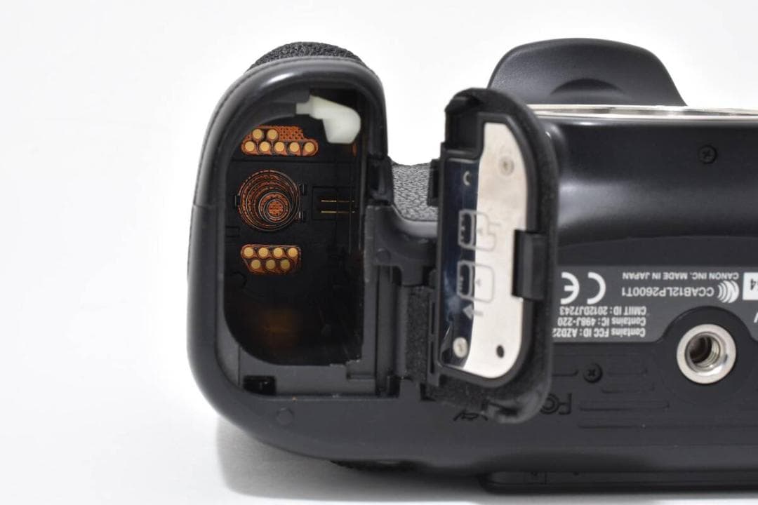 ★Wi-Fi機能&可動式モニター★ キャノン Canon EOS 70D ボディ