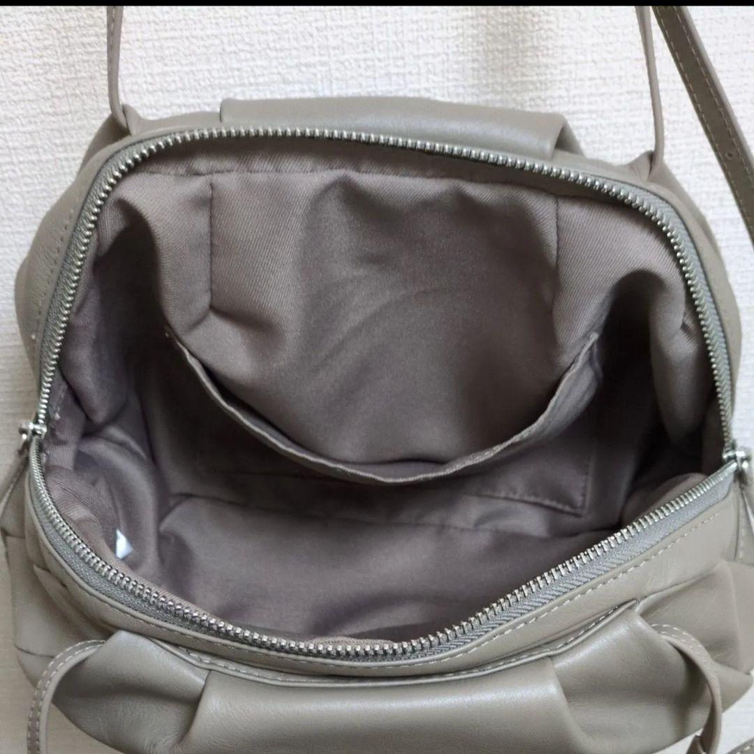 匿名配送ほぼ新品 イアパピヨネ コロンボストンバッグ