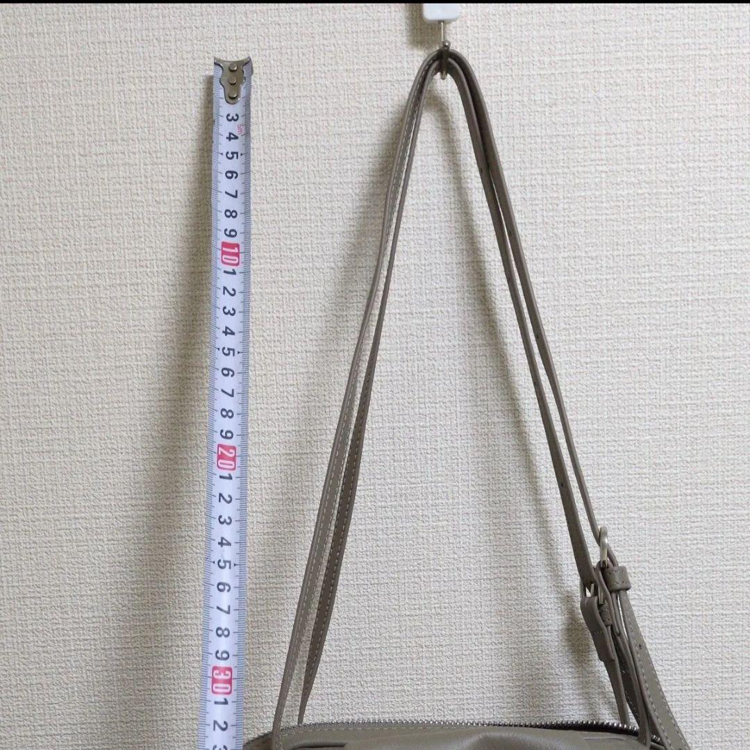 匿名配送ほぼ新品 イアパピヨネ コロンボストンバッグ