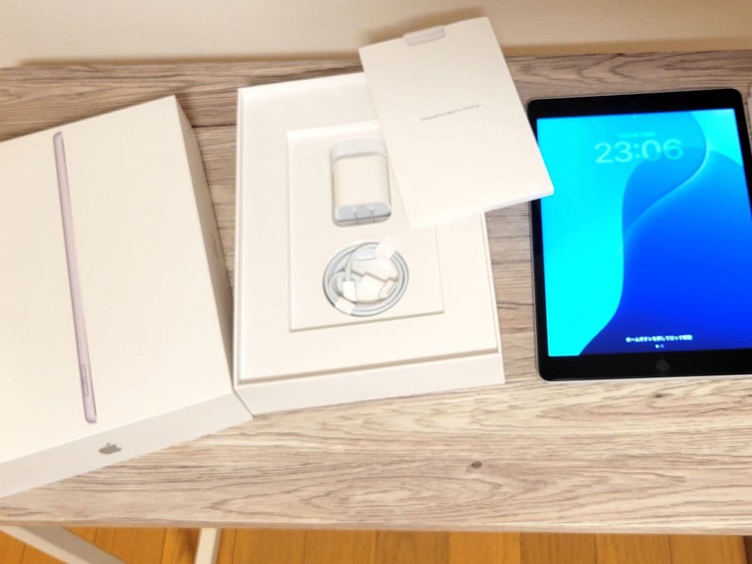 【極美品】iPad (第9世代) 256GB Wi-Fiモデル