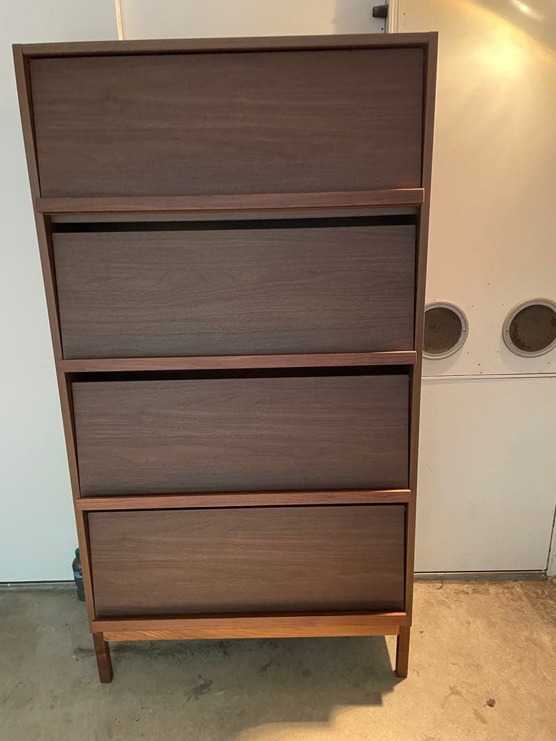 ウォールナット 4段本棚 扉付き　送料1.2万込