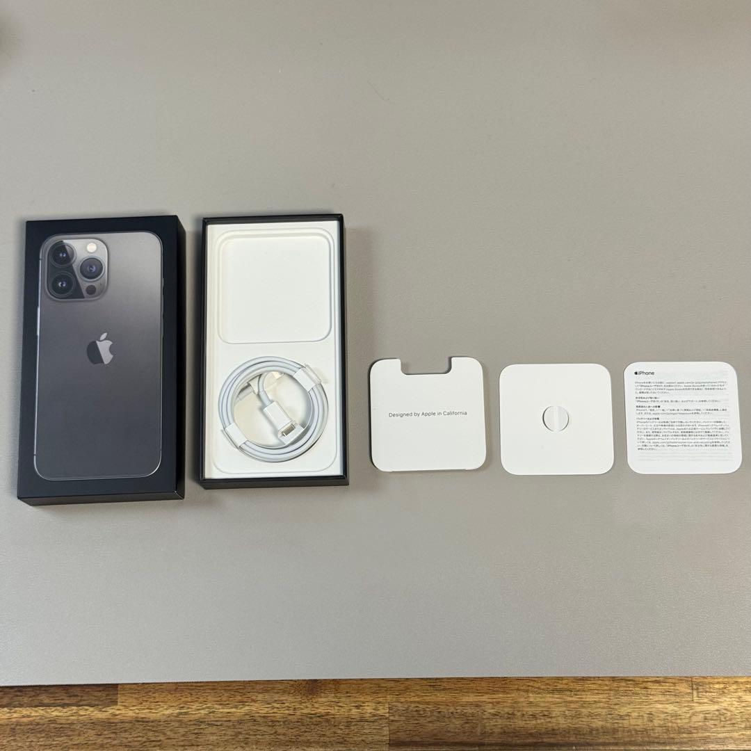 ケース付き美品AppleiPhone 13Pro 256GB グラファイト本体