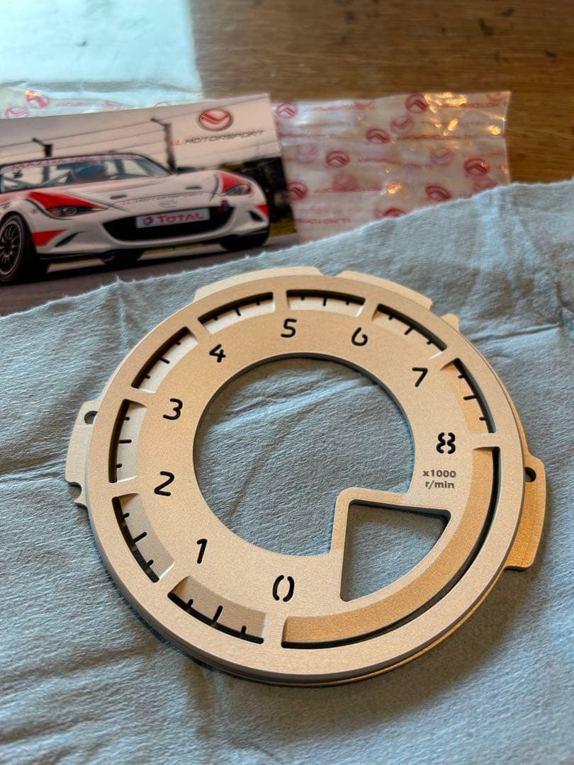 NDロードスター　I，Lモータースポーツ　タコメーターパネル　シルバー(アルミ製