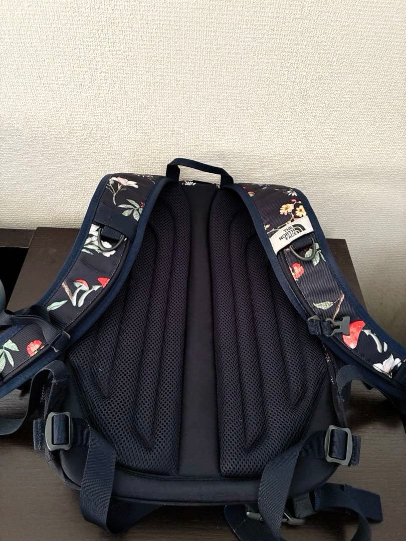 【希少】未使用✨ノースフェイス シングルショット 花柄 23L