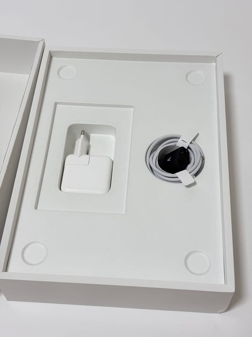 M3 MacBook Air 13インチ (スペースグレー)