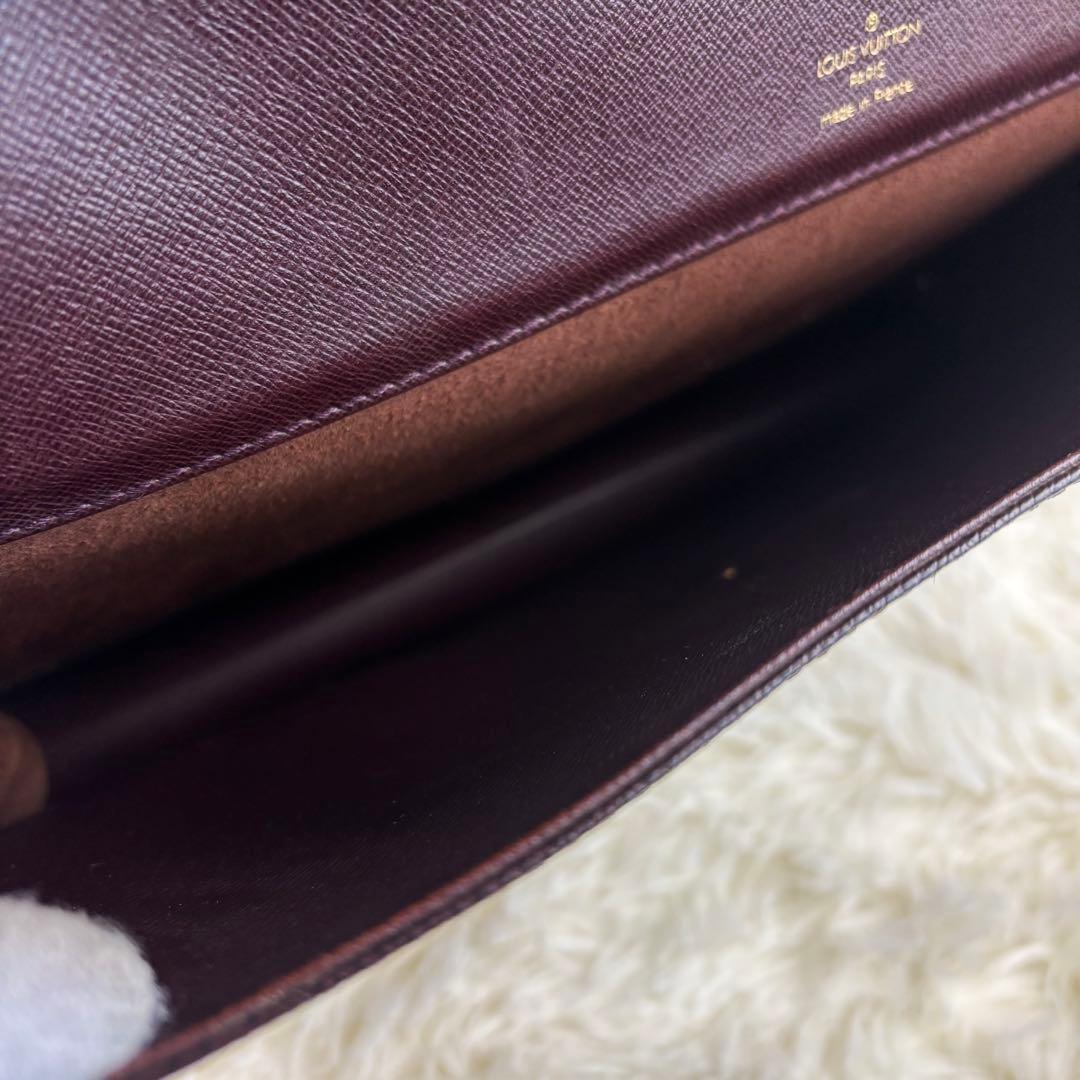 ルイヴィトン ブリーフケース タイガ セルヴィエットクラド ビジネスバッグ